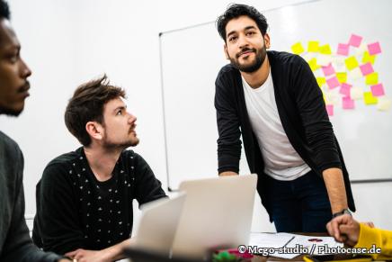 Menschen diskutieren